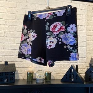 SHEIN floral shorts size M